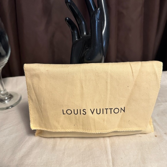 Louis Vuitton wallet. 5.75 x 3.5 deep brown color with dustbag. - Picture 3 of 10